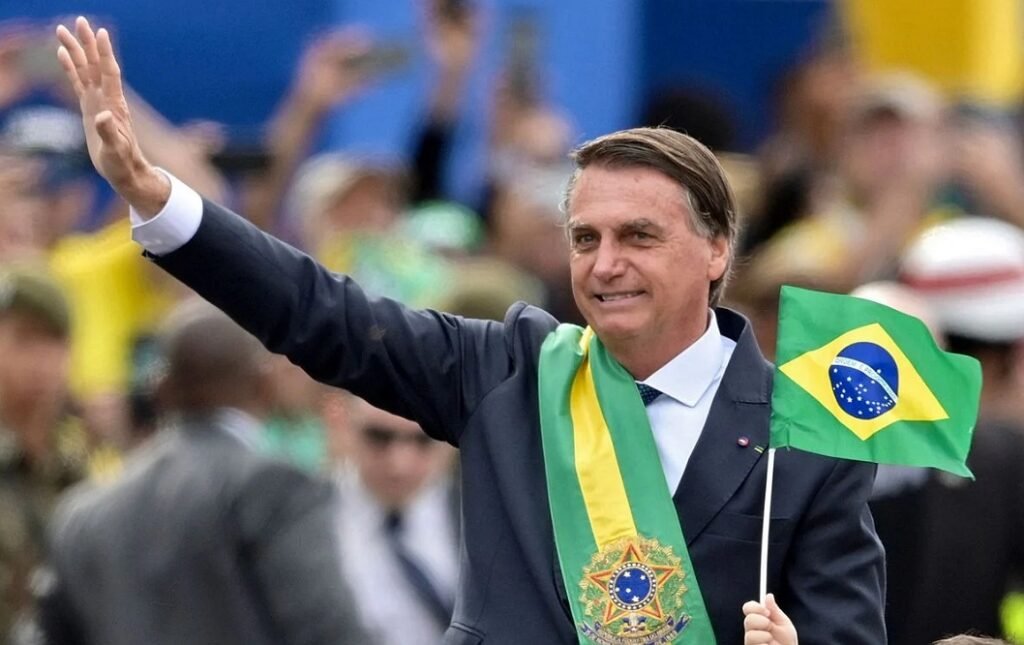 Senado aprova projeto que reduz pena de Bolsonaro