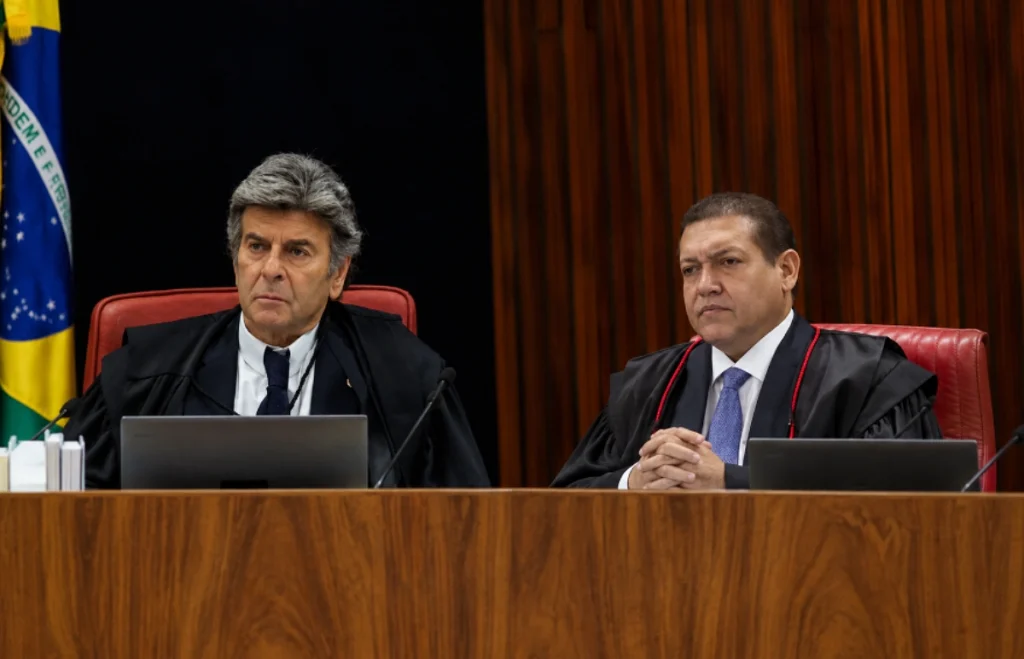 Luiz Fux e Nunes Marques durante crise envolvendo STF e Polícia Federal